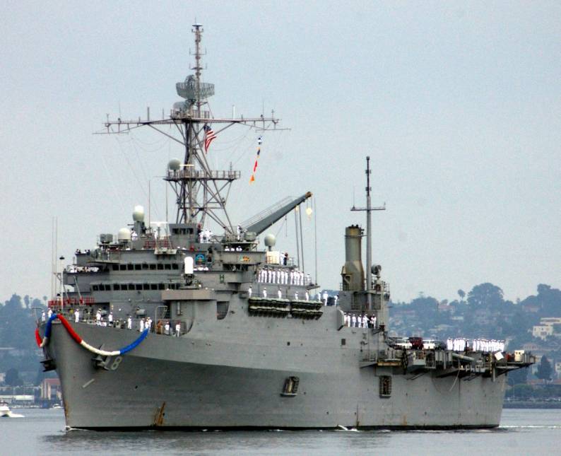 LPD-8 USS Dubuque 2003