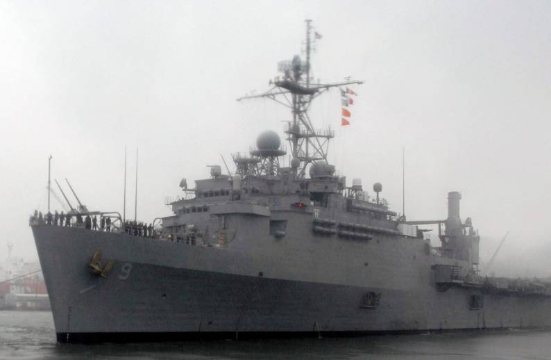 USS Denver LPD-9 Sasebo