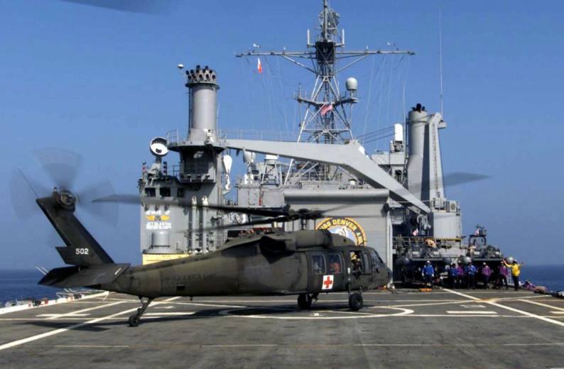 USS Denver LPD-9 US Army HH-60G Pave Hawk exercise Kernel Blitz 2001