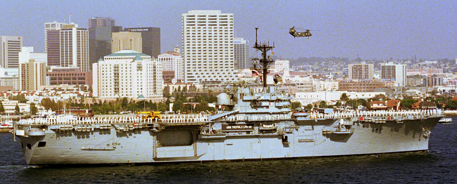 lph-10 uss tripoli iwo jima class amphibious assault ship landing platform helicopter us navy 13