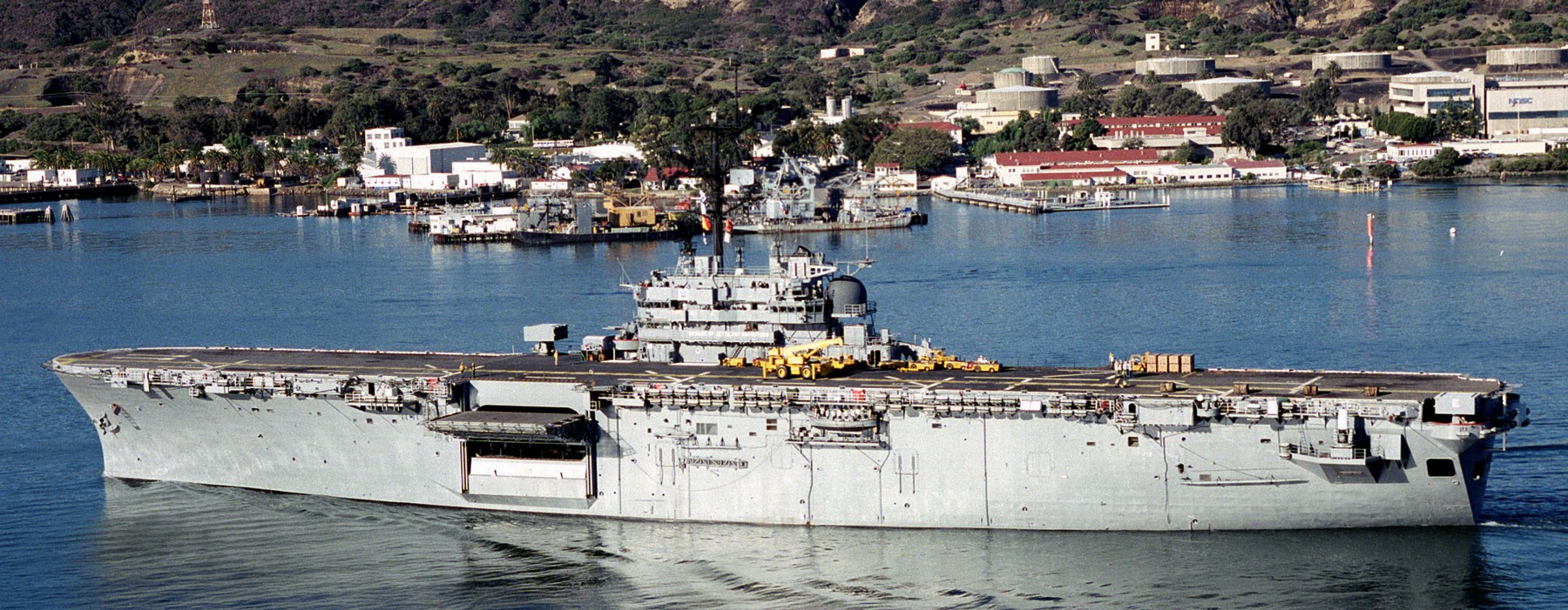 lph-11 uss new orleans iwo jima class amphibious assault ship landing helicopter us navy san diego 25