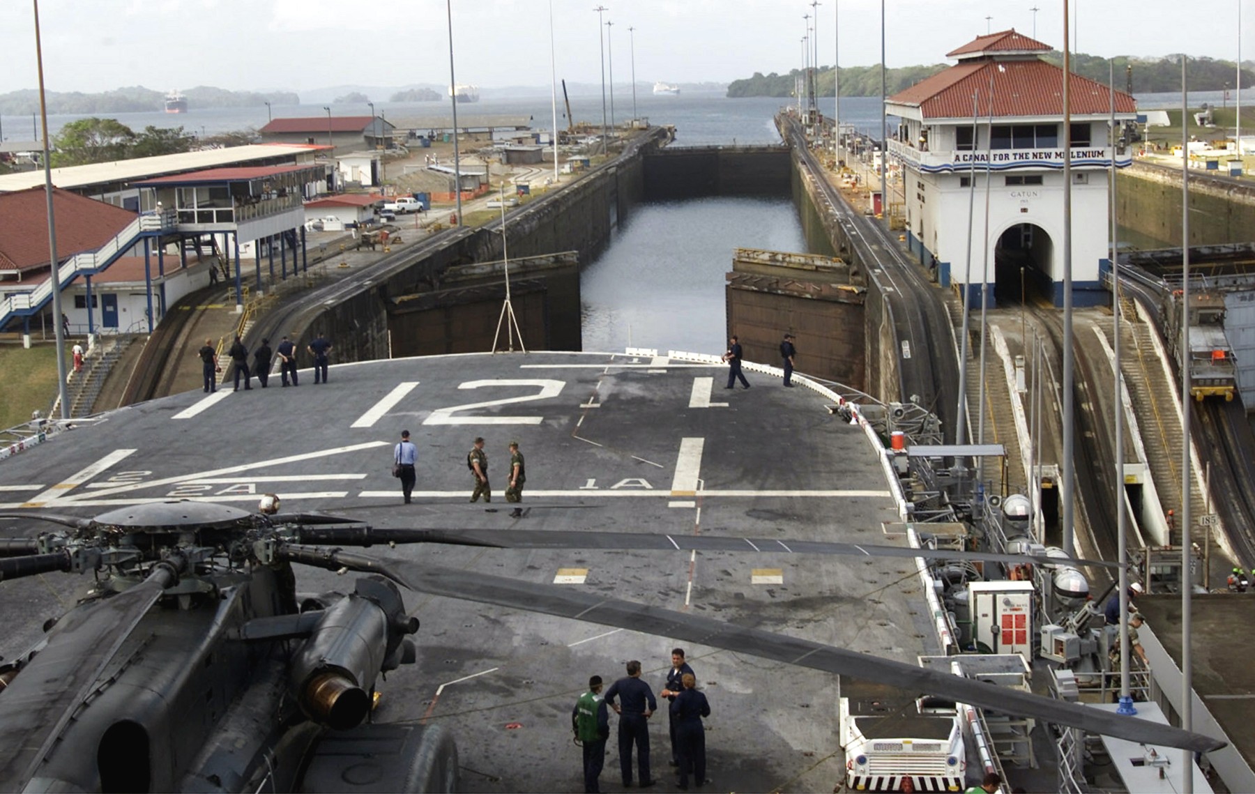 mcs-12 uss inchon mine countermeasures support ship us navy panama canal 12