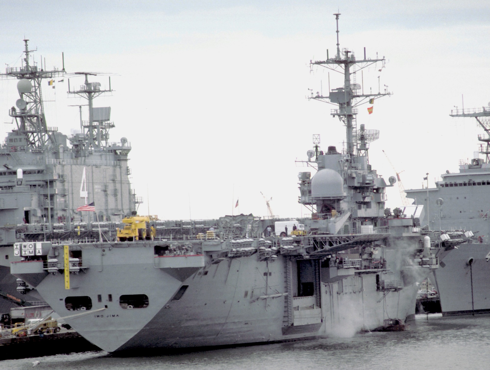 lph-2 uss iwo jima class amphibious assault ship landing platform helicopter us navy naval station norfolk virginia 64