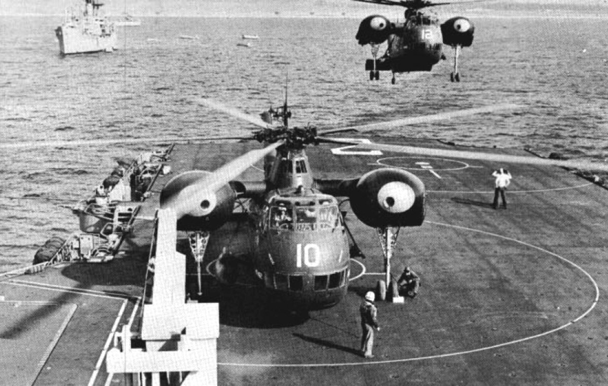 lph-2 uss iwo jima class amphibious assault ship landing platform helicopter us navy 75 sikorsky ch-37c mojave