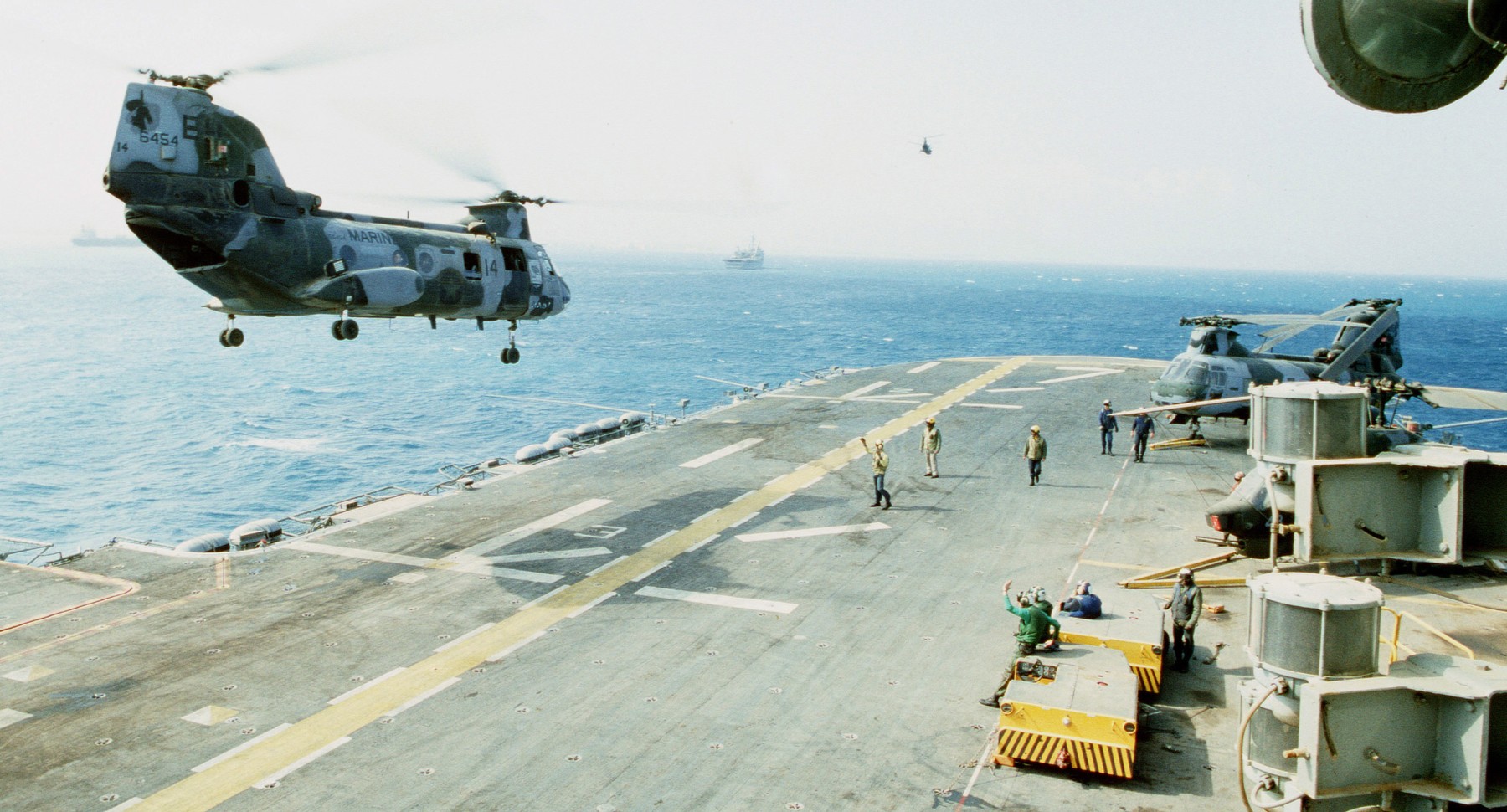 lph-7 uss guadalcanal iwo jima class amphibious assault ship landing platform helicopter us navy 65
