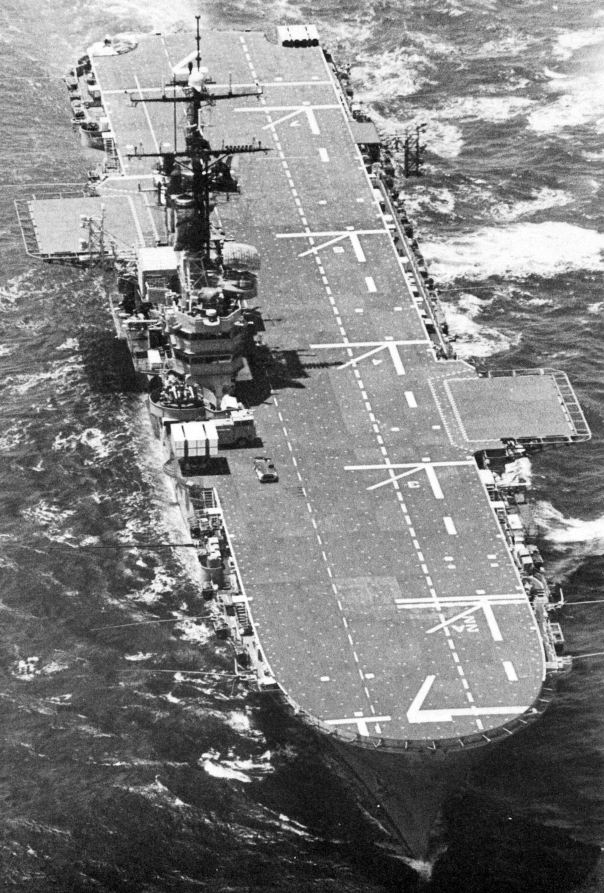 lph-7 uss guadalcanal iwo jima class amphibious assault ship landing platform helicopter us navy 86