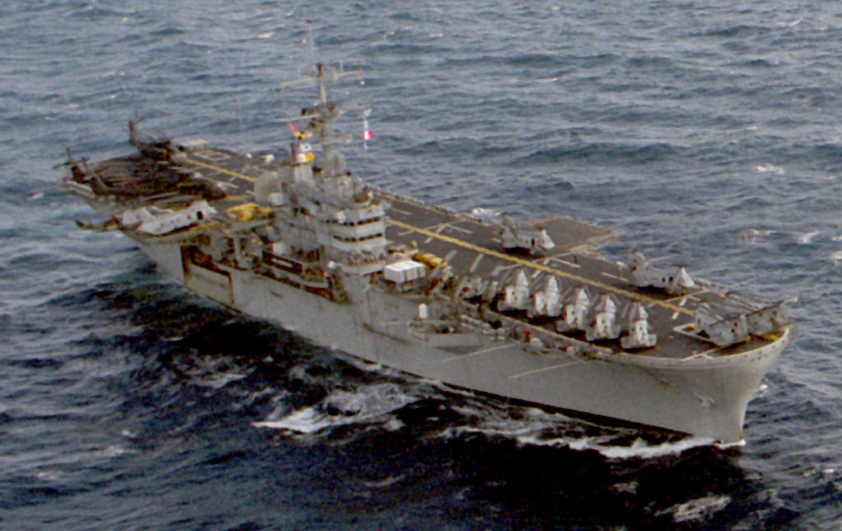 lph-9 uss guam iwo jima class amphibious assault ship landing platform helicopter us navy 38 adriatic sea