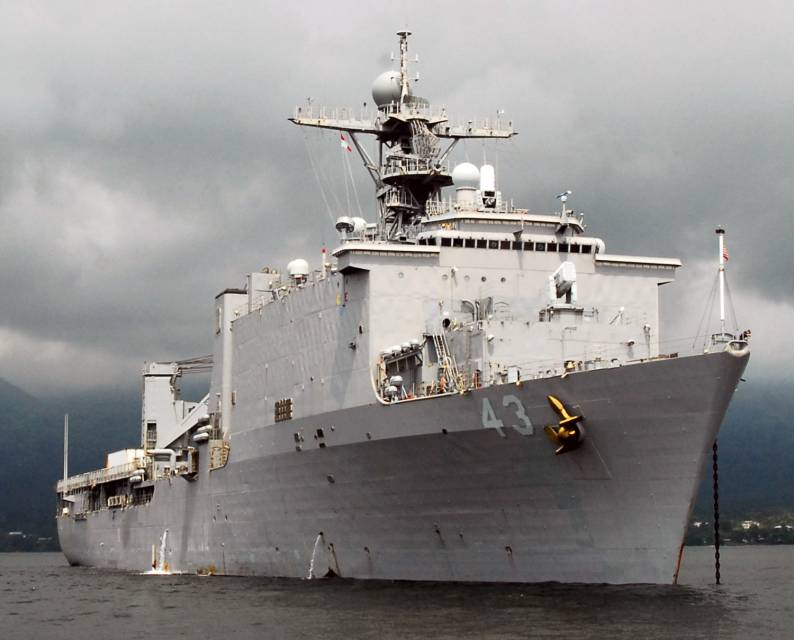 lsd43 uss fort mchenry limbe cameroon 2007