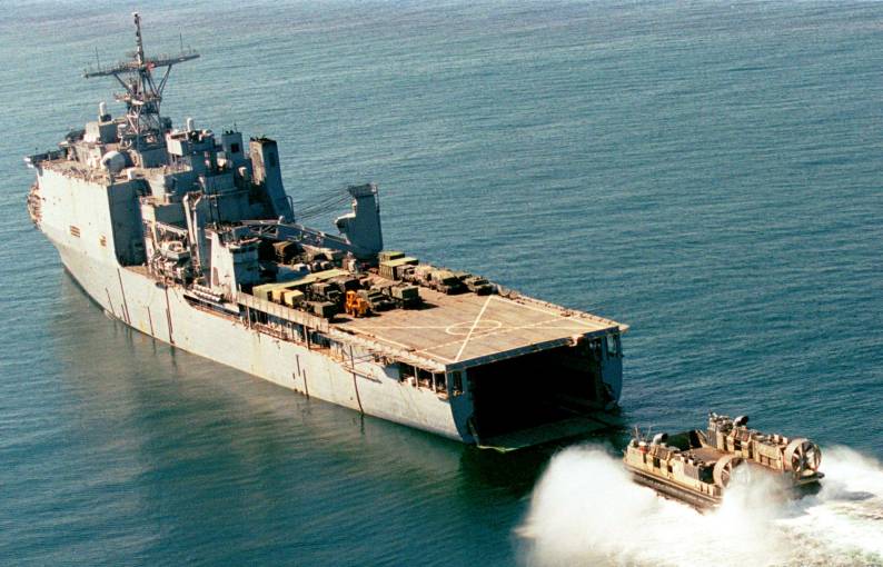 uss gunston hall lsd-44 whidbey island class dock landing ship gulf of izmit turkey 1999