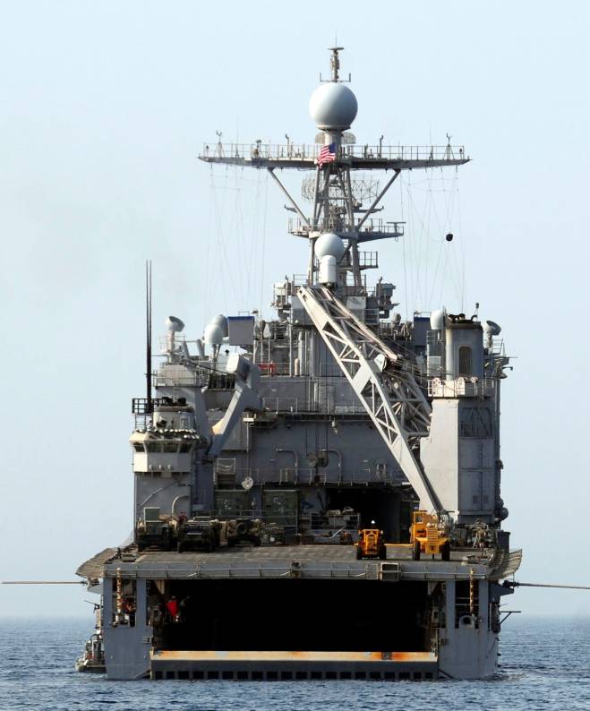 lsd 45 uss comstock whidbey island class dock landing ship 5th fleet aor 2011