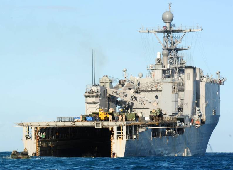 whidbey island class lsd dock landing ship well deck flight deck