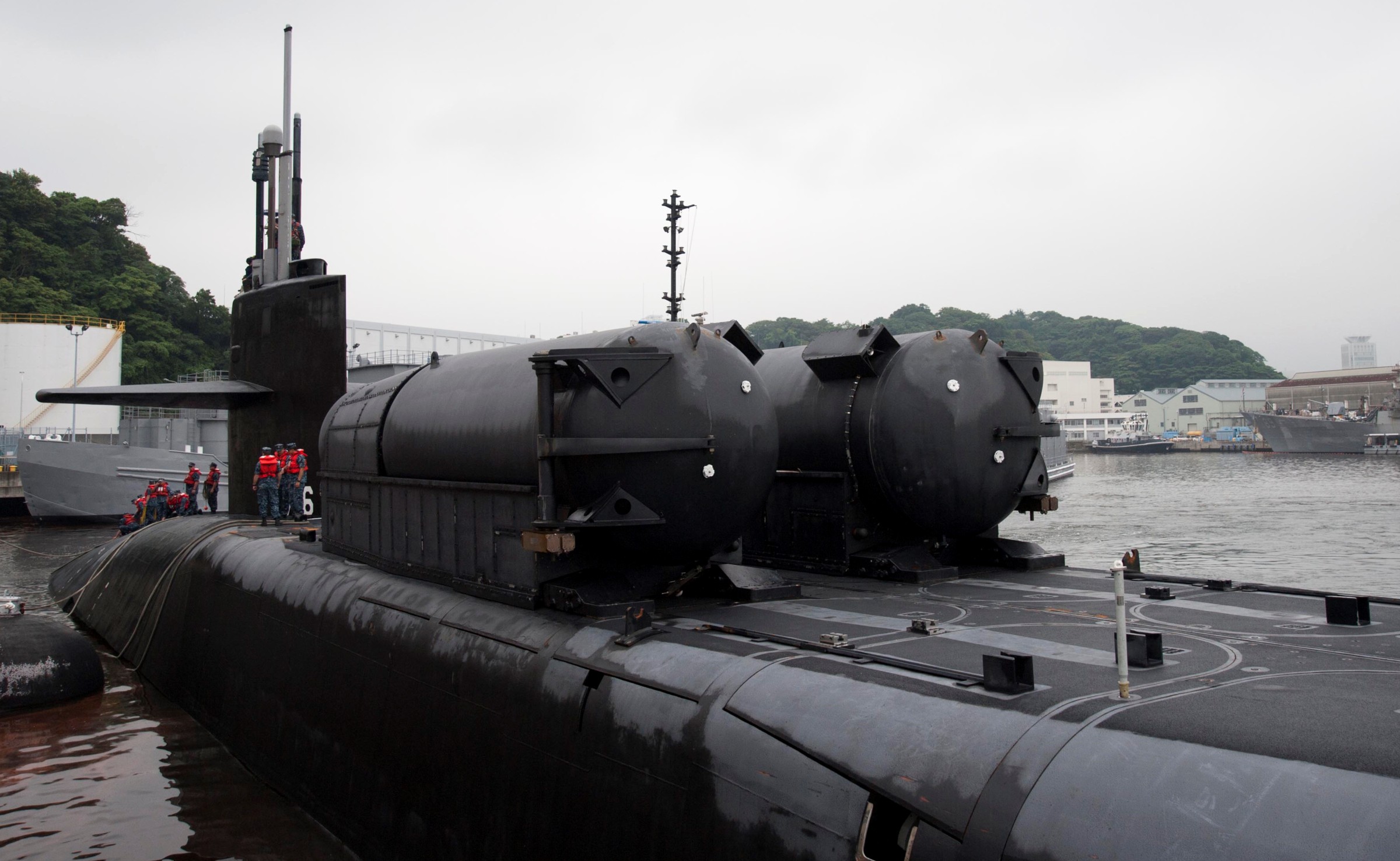 ssgn-726 uss ohio guided missile submarine us navy 2016 15 dry deck shelter special operations