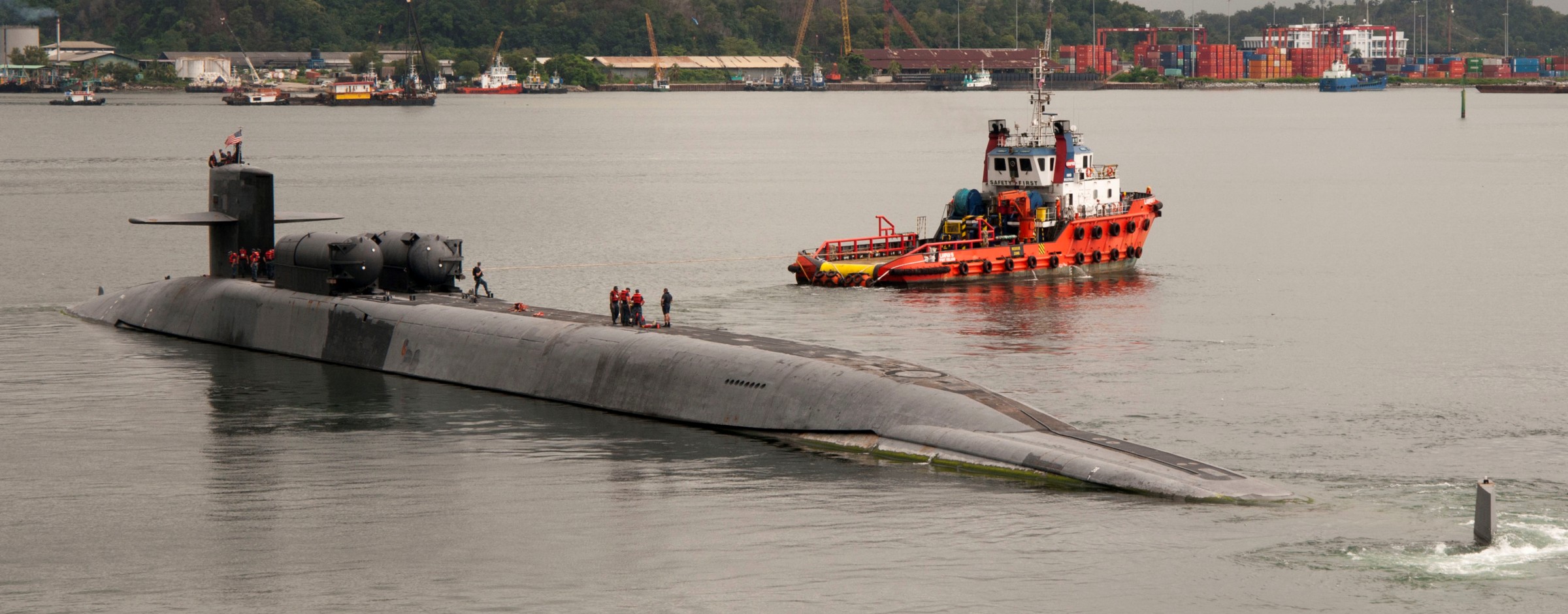 ssgn-726 uss ohio guided missile submarine us navy 2015 18