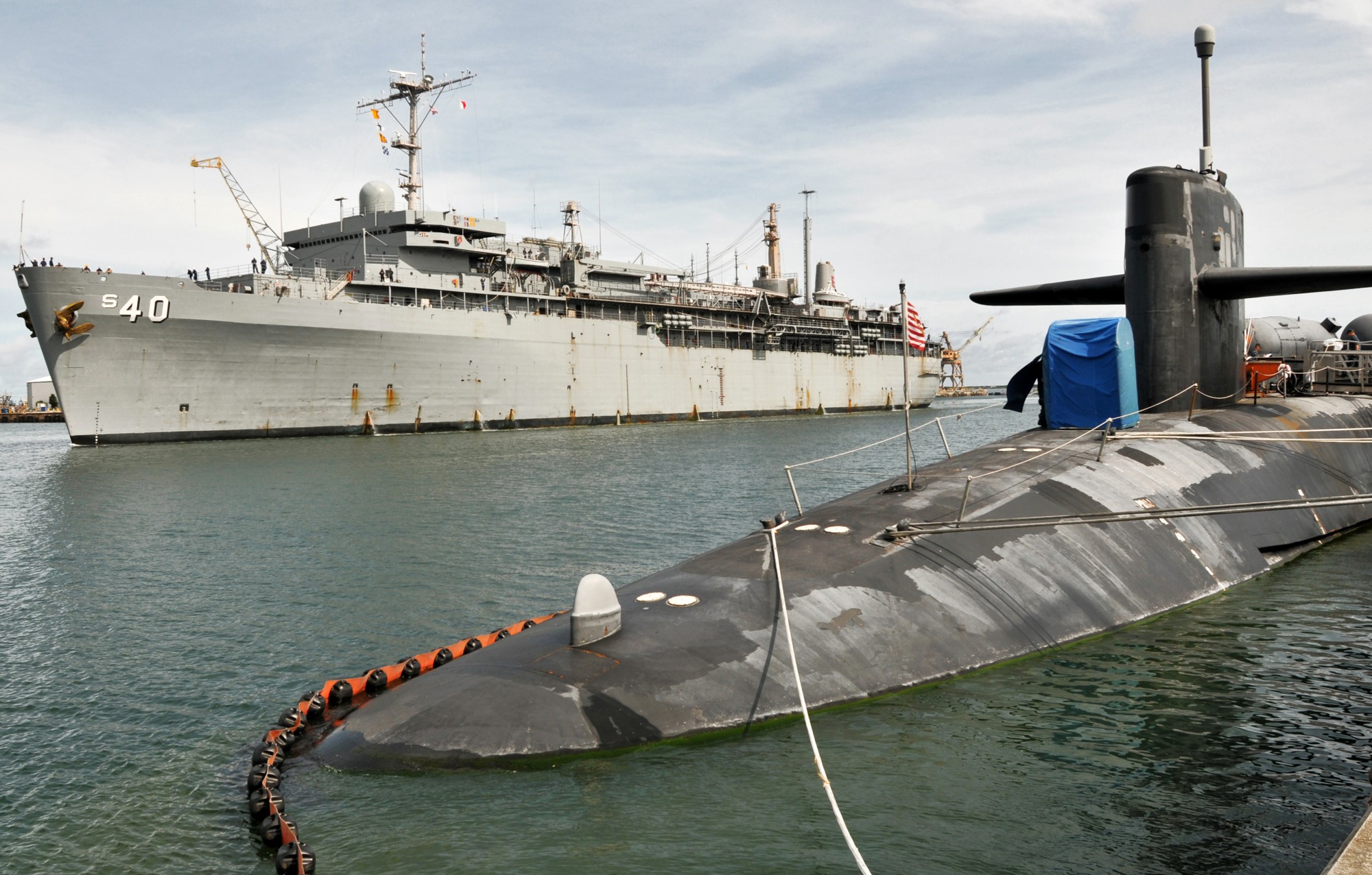 ssgn-726 uss ohio guided missile submarine us navy 2011 31 polaris point guam