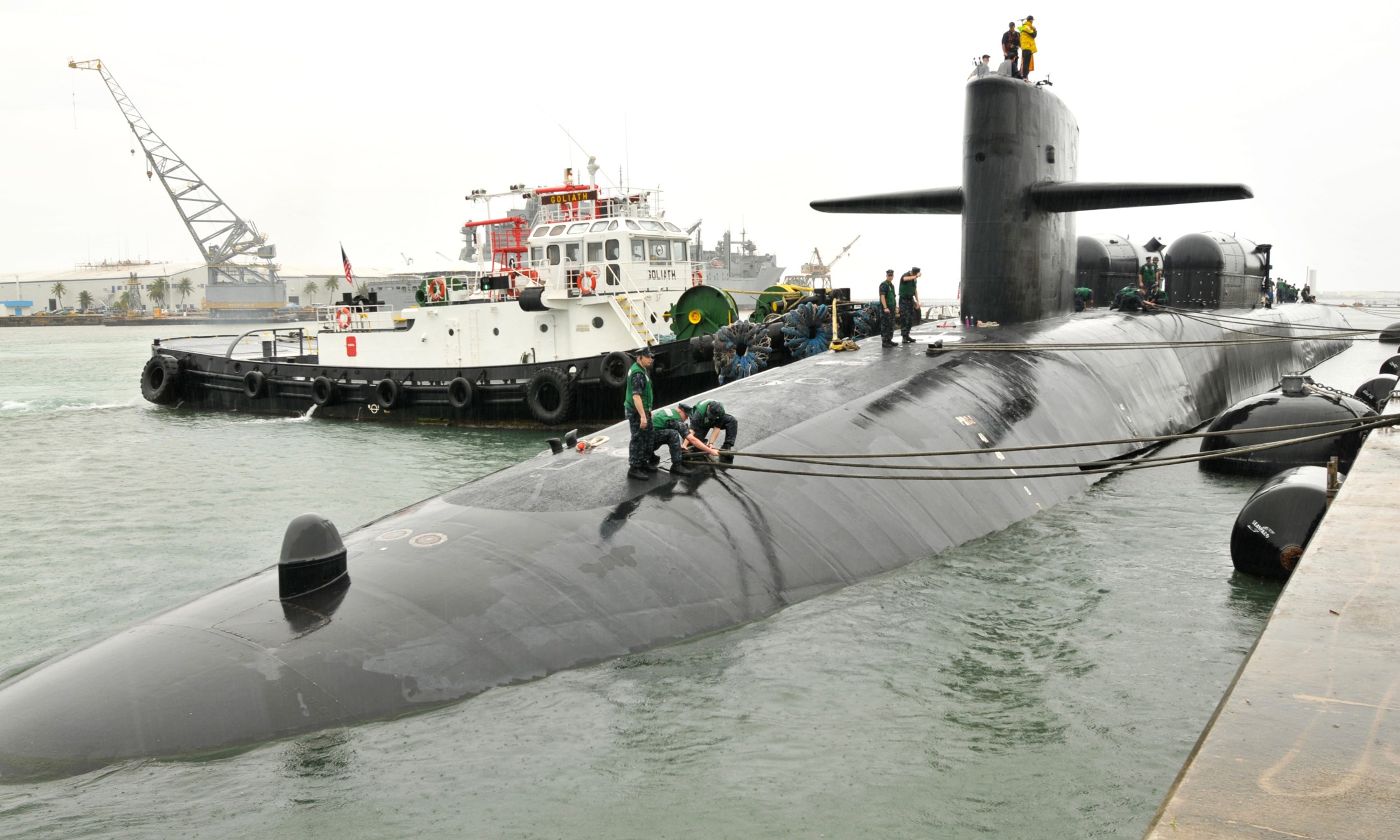 ssgn-726 uss ohio guided missile submarine us navy 2011 32 guam