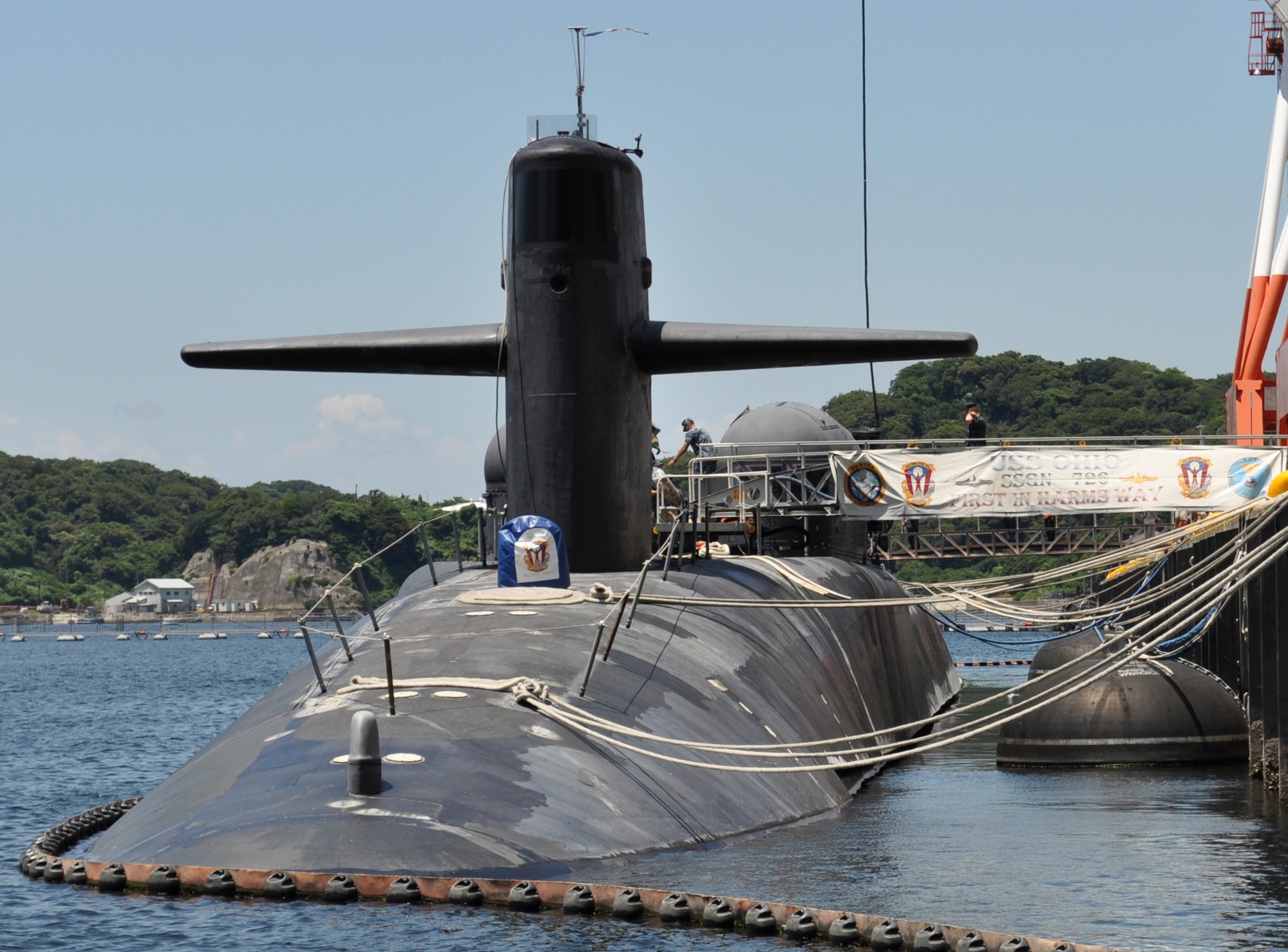 ssgn-726 uss ohio guided missile submarine us navy 2011 33 yokosuka japan