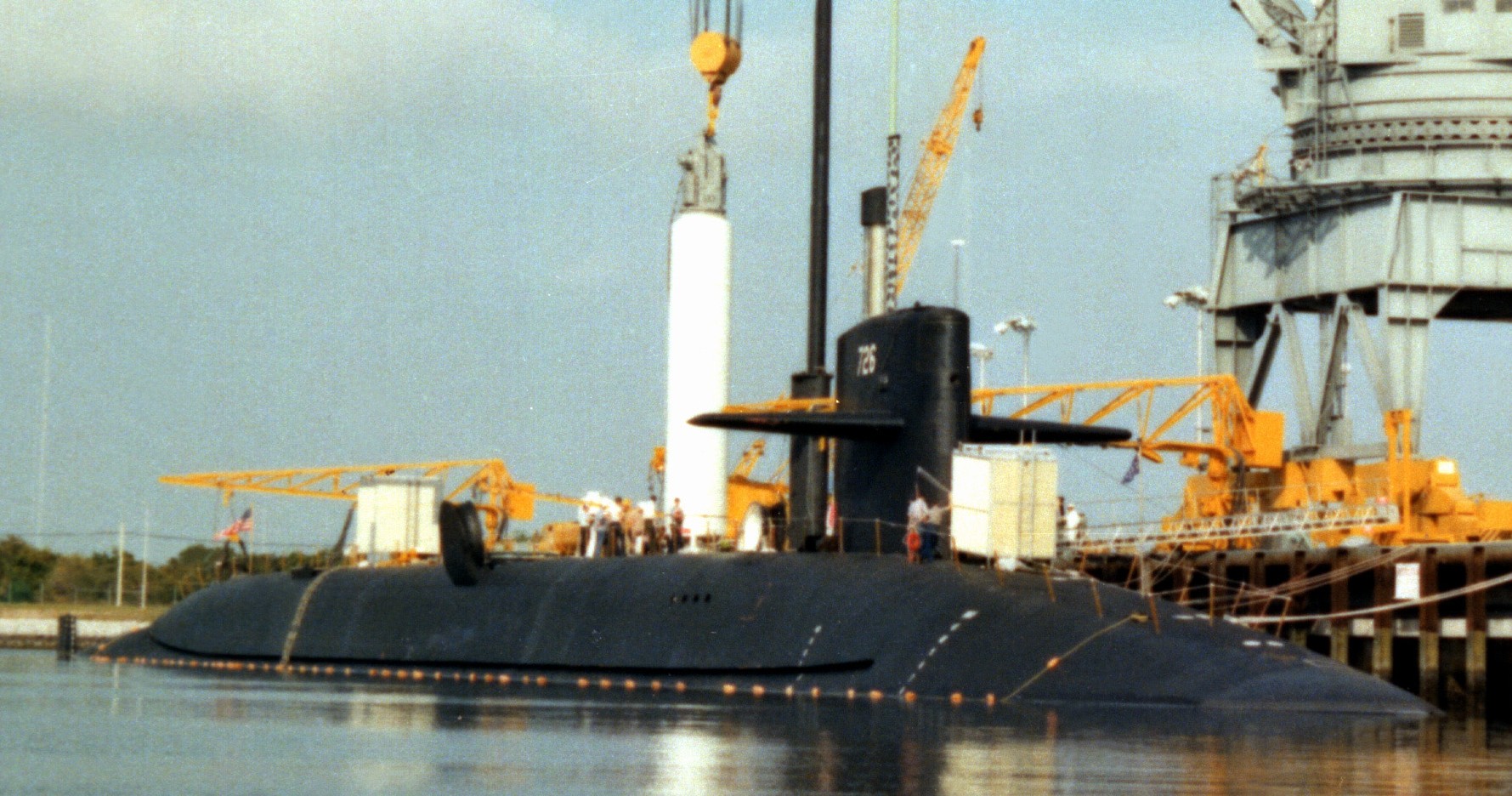 ssbn-726 uss ohio ballistic missile submarine us navy 1982 60 ugm-96 trident c4 loading