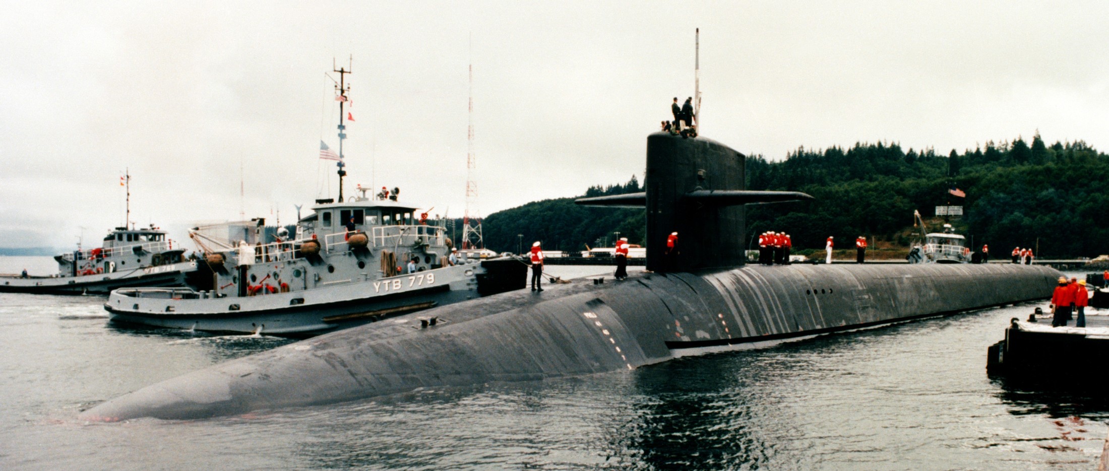 ssbn-726 uss ohio ballistic missile submarine us navy 1982 72