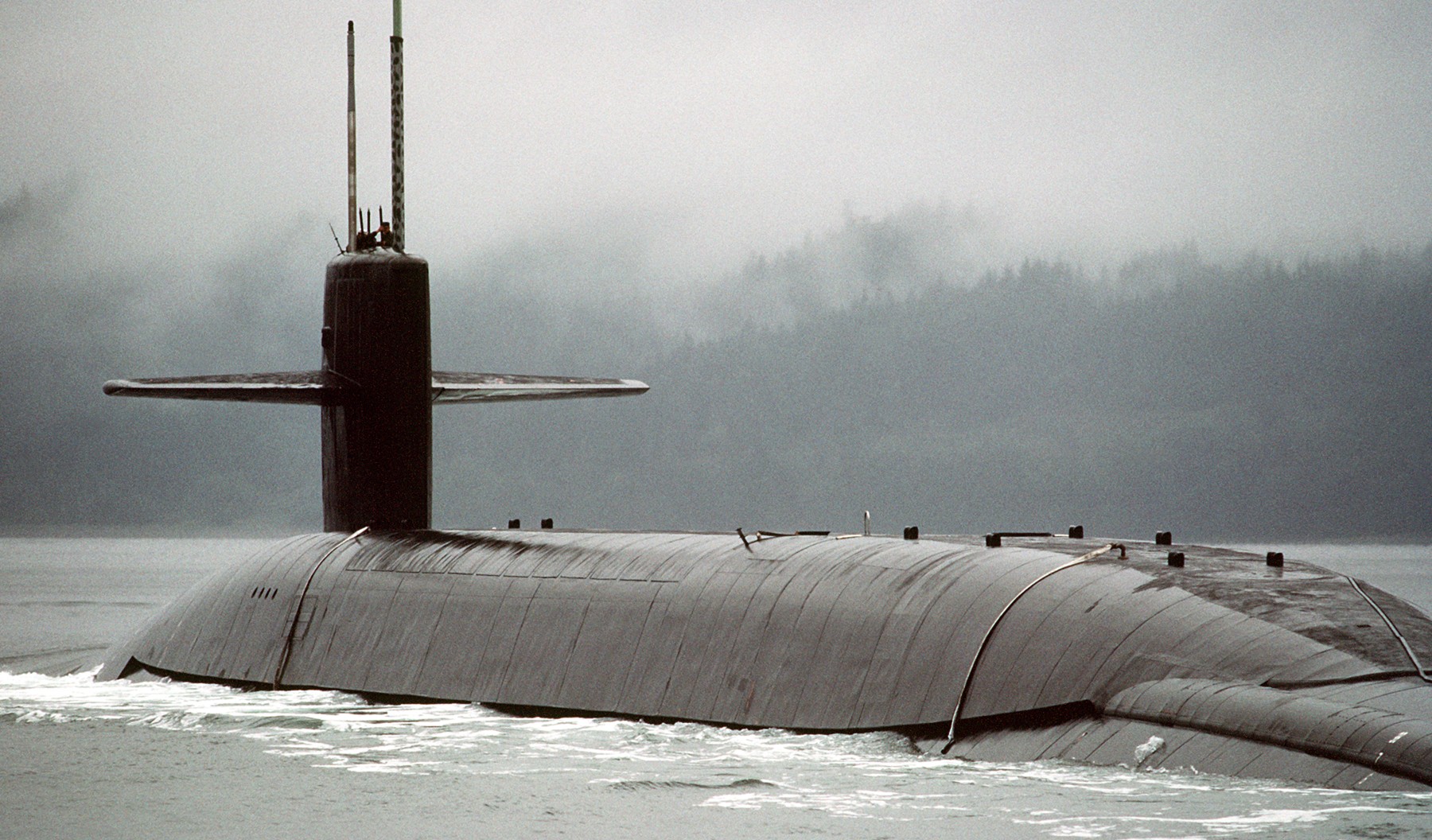 ssbn-726 uss ohio ballistic missile submarine us navy 1982 81