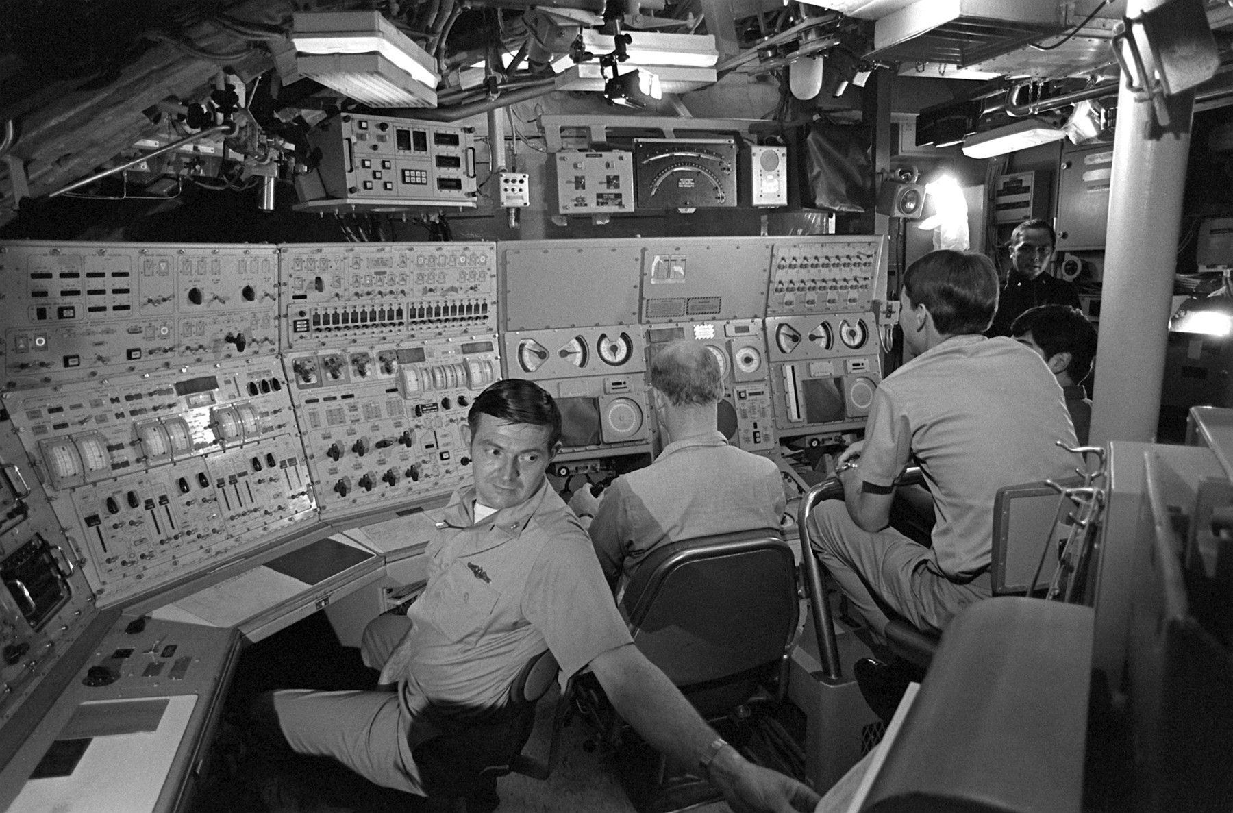 ssbn-726 uss ohio ballistic missile submarine us navy 1981 97 control room center
