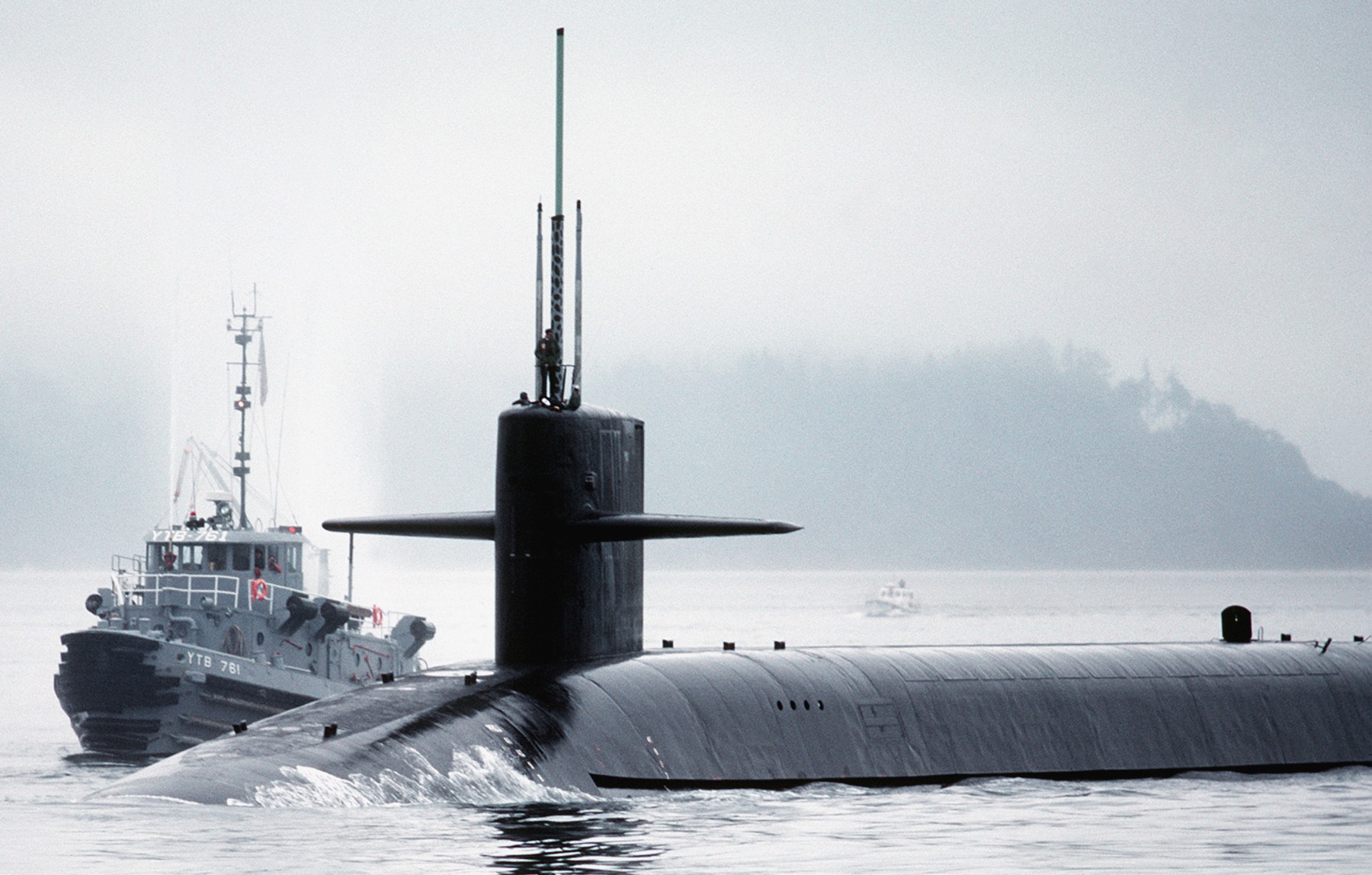ssbn-726 uss ohio ballistic missile submarine us navy 1982 103 naval submarine base bangor washington