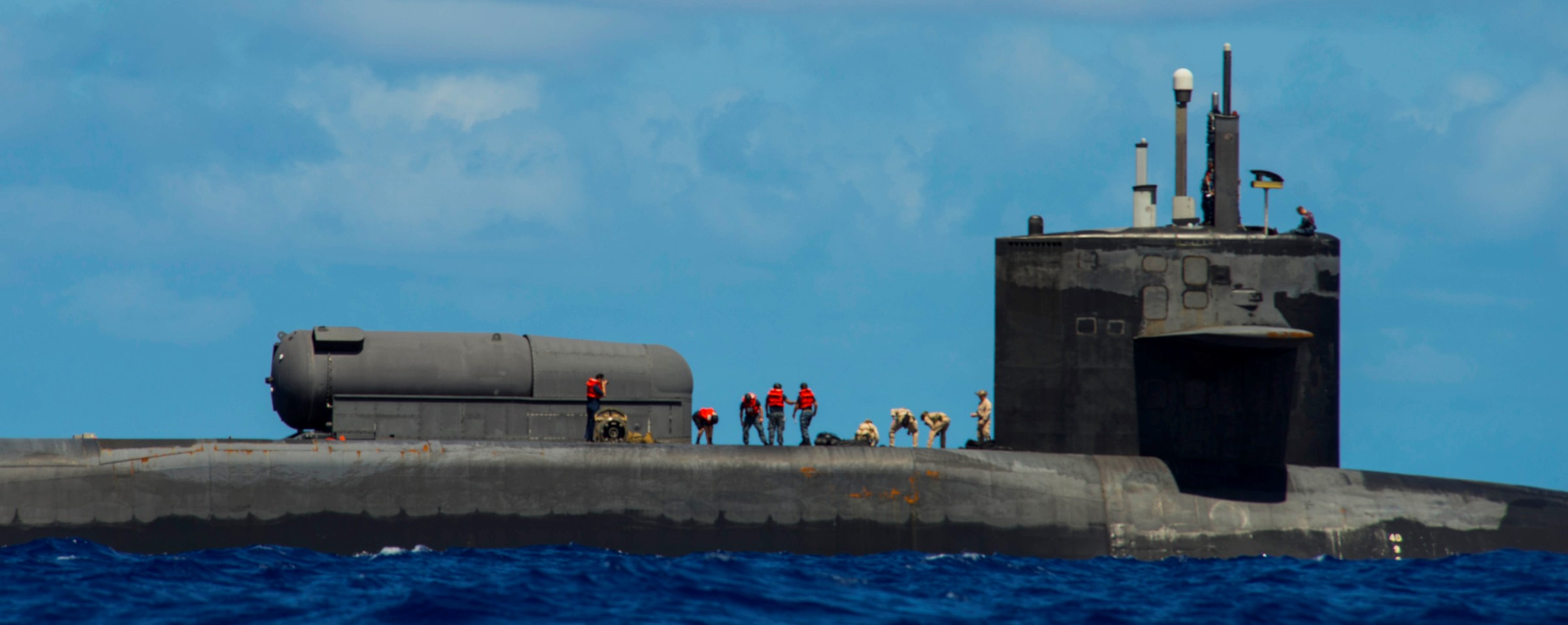 ssgn-727 uss michigan guided missile submarine 2015 09 apra harbor guam