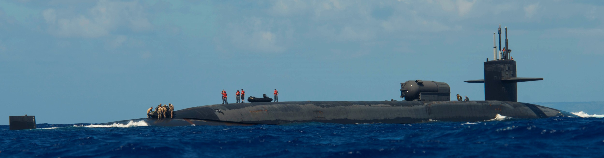 ssgn-727 uss michigan guided missile submarine 2015 10 apra harbor guam