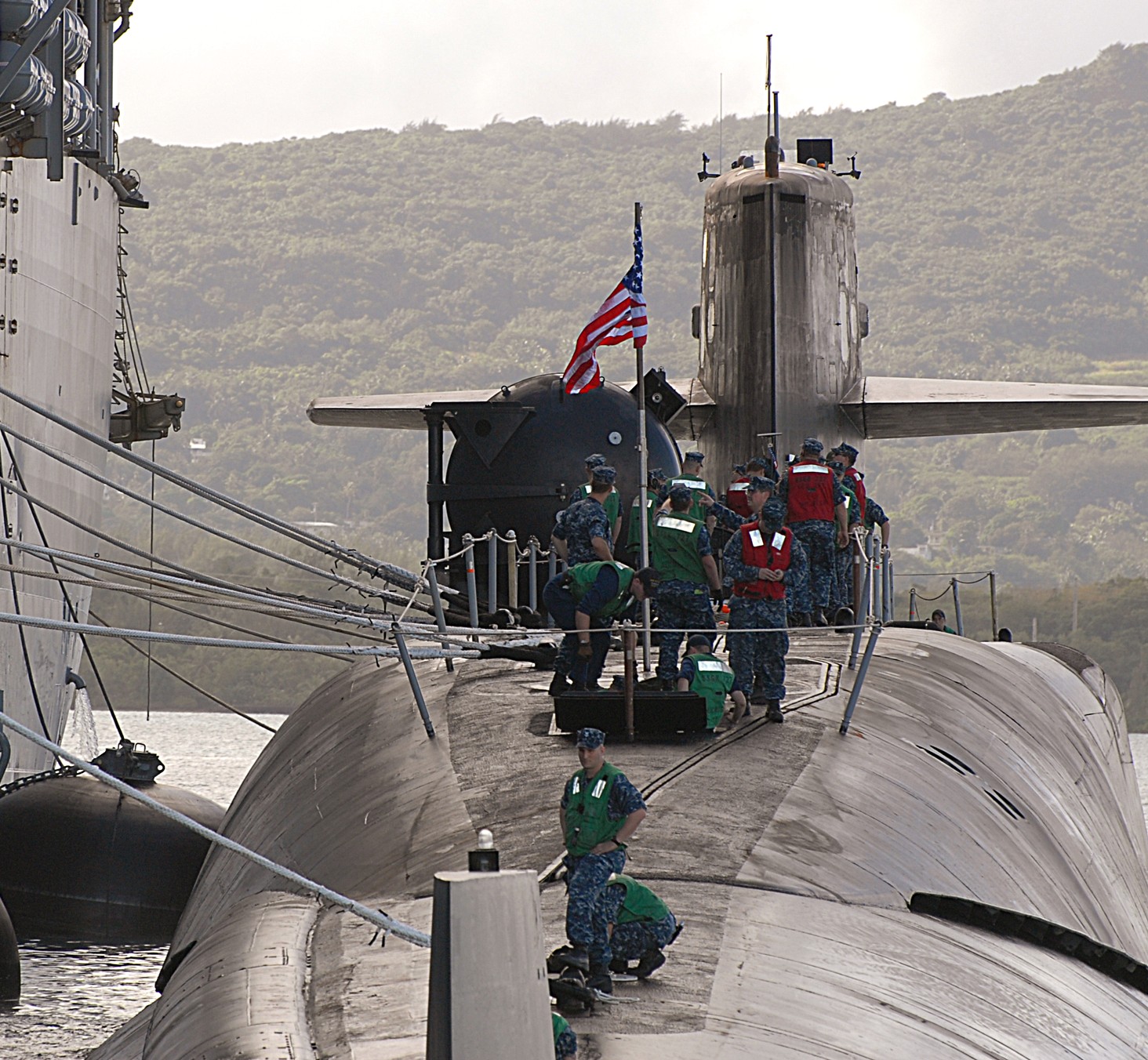 ssgn-727 uss michigan guided missile submarine 2012 23