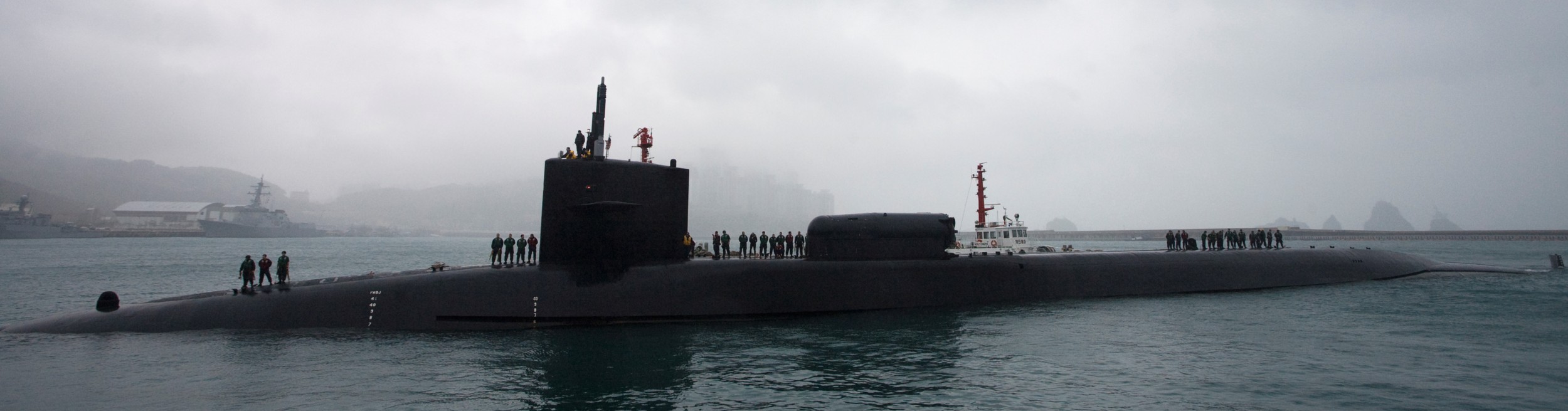 ssgn-727 uss michigan guided missile submarine 2010 24 busan korea