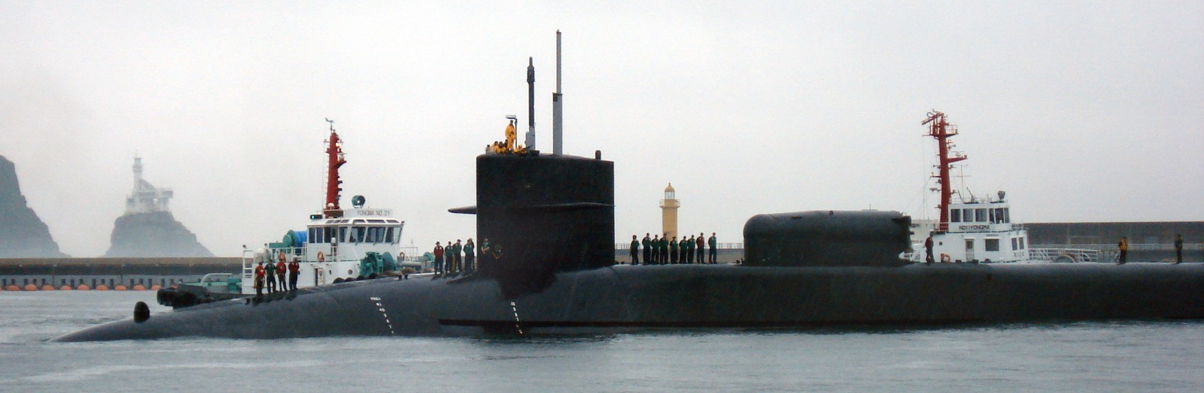 ssgn-727 uss michigan guided missile submarine 2010 27 busan korea