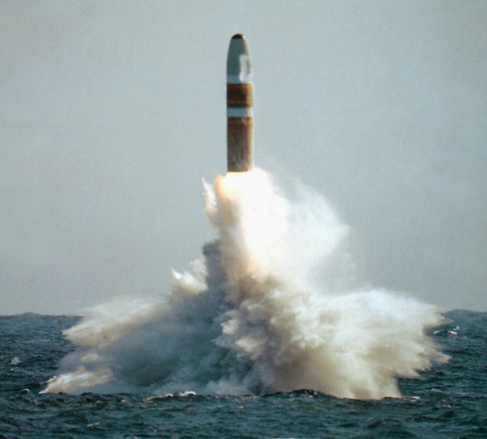 ssbn-727 uss michigan ohio class ballistic missile submarine 1982 45 trident slbm