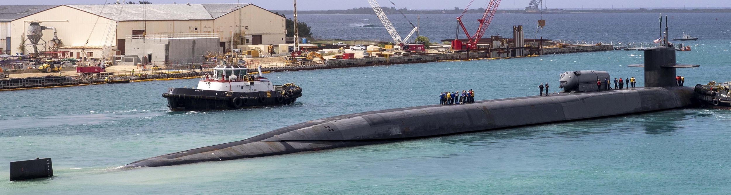 ssgn-727 uss michigan guided missile submarine ohio class us naval base guam 62