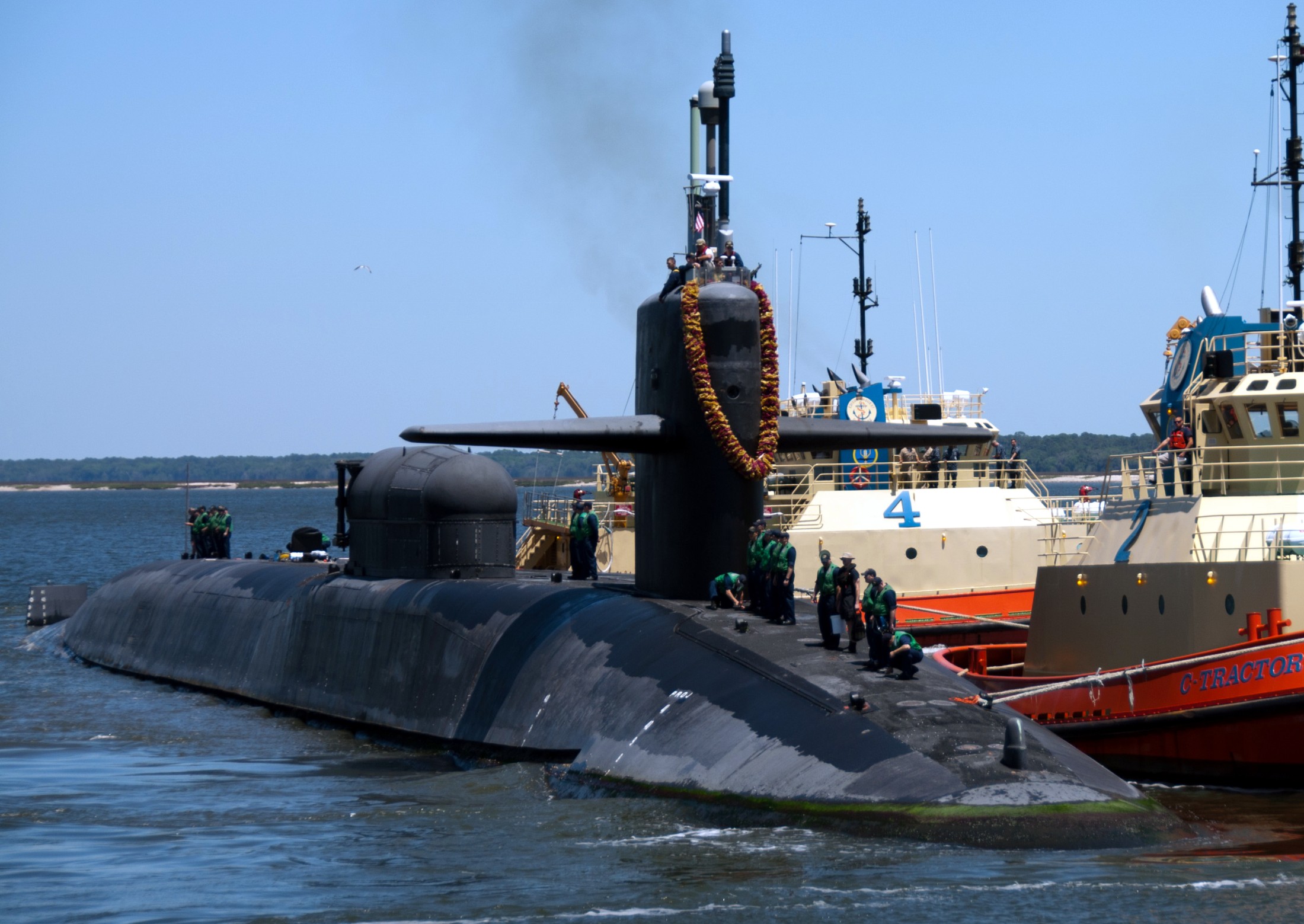 ssgn-728 uss florida guided missile submarine us navy 2011 23