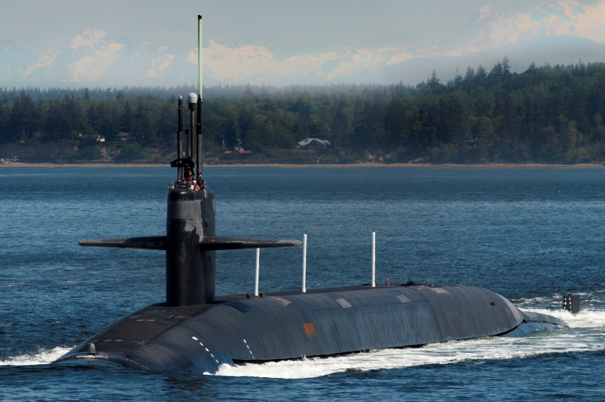 ssbn-730 uss henry m. jackson ohio class ballistic missile submarine 2016 06 puget sound