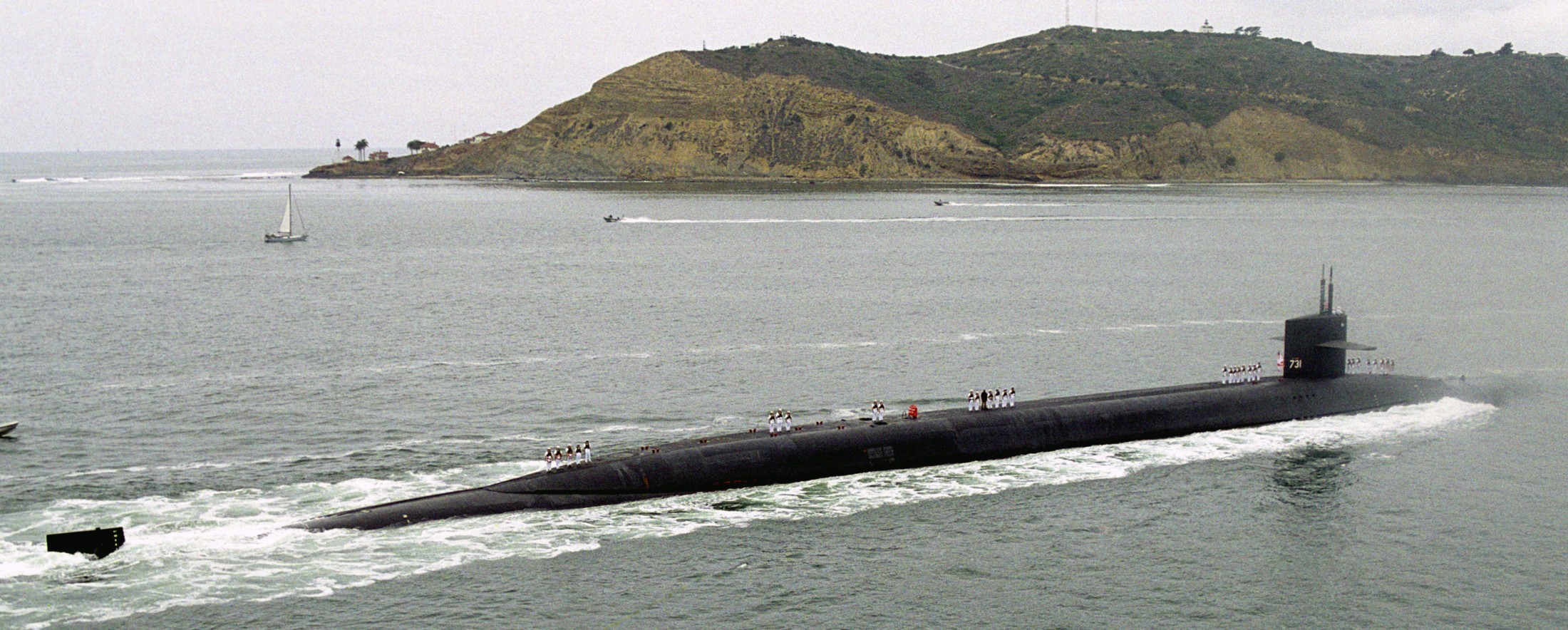 ssbn-731 uss alabama ohio class ballistic missile submarine 2000 26 point loma california