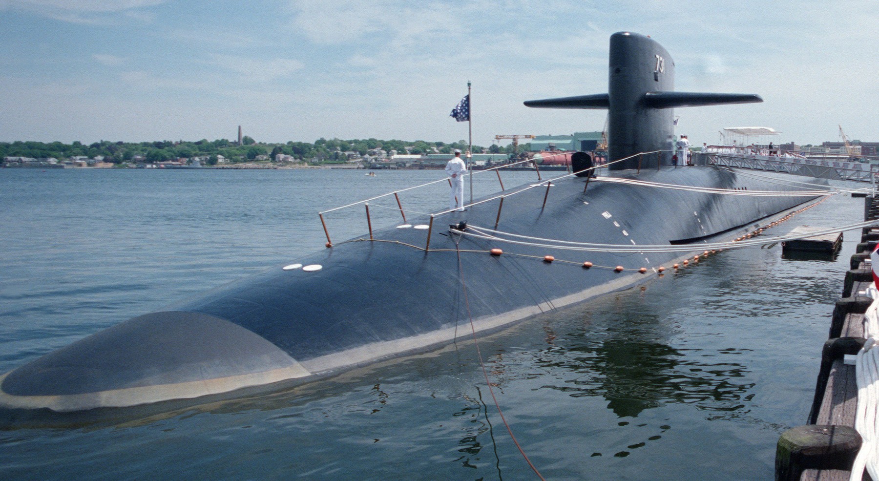 ssbn-731 uss alabama ohio class ballistic missile submarine 1985 30 commissioning ceremony groton connecticut