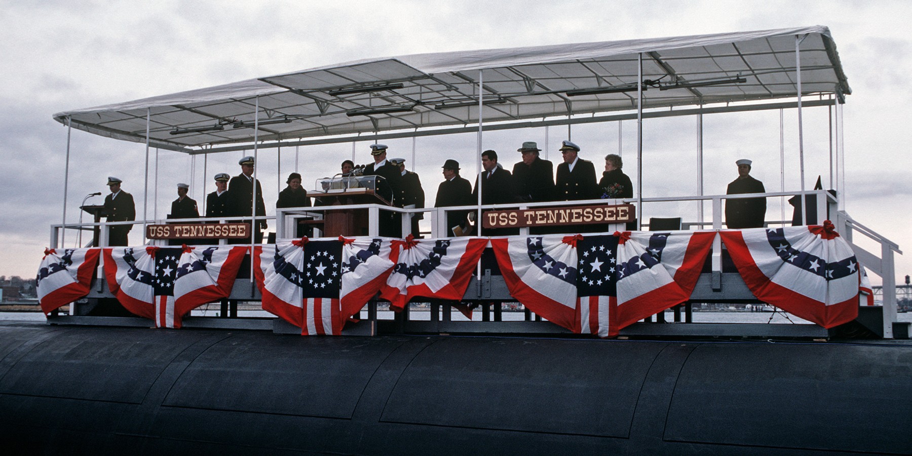 ssbn-734 uss tennessee ballistic missile submarine ohio class commissioning ceremony groton 34
