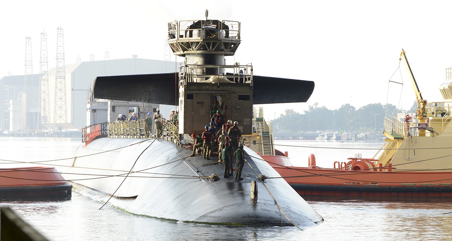 ssbn-734 uss tennessee ballistic missile submarine ohio class entering dry-dock kings bay 2019 68