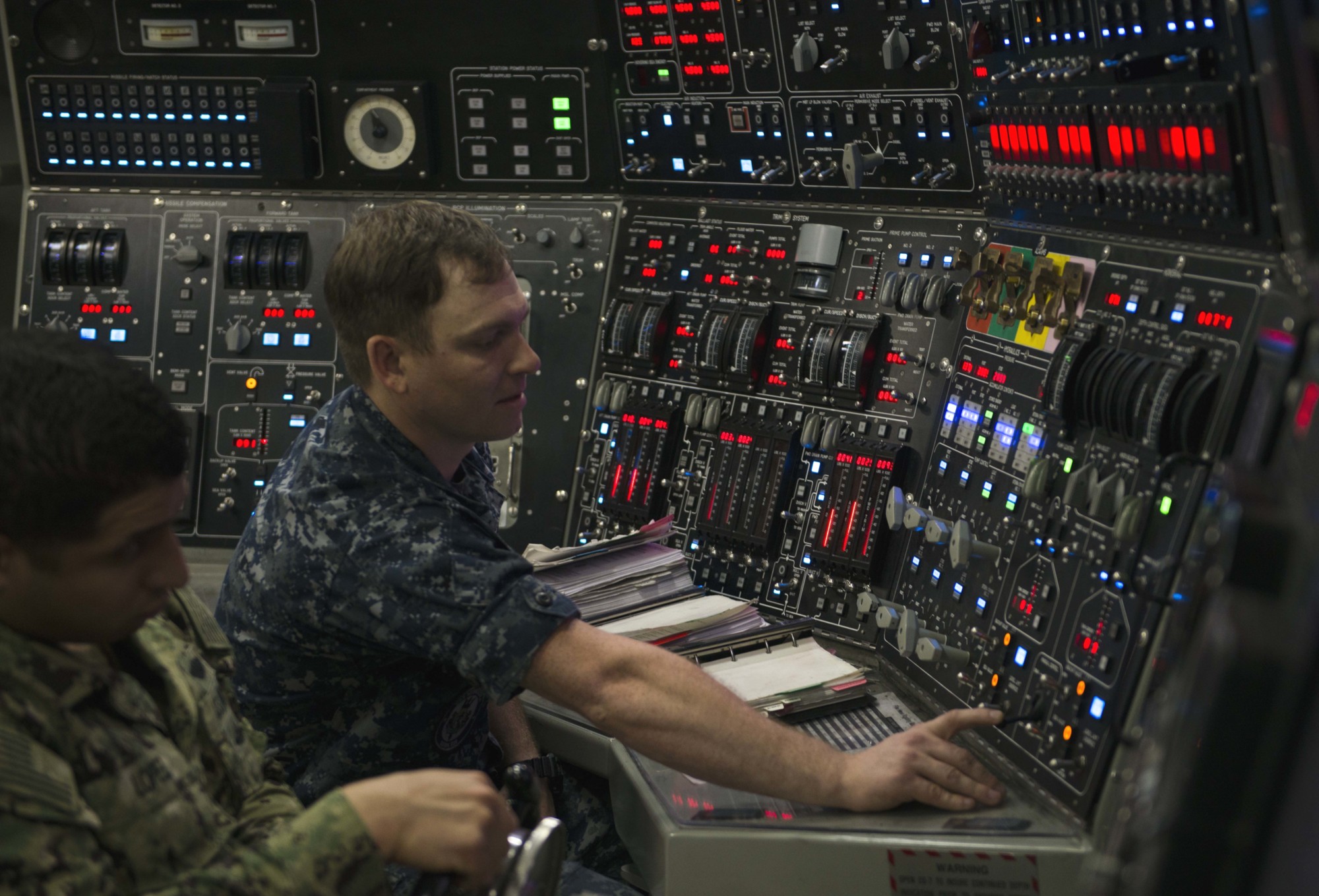 ssbn-739 uss nebraska ballistic missile submarine ohio class us navy 40