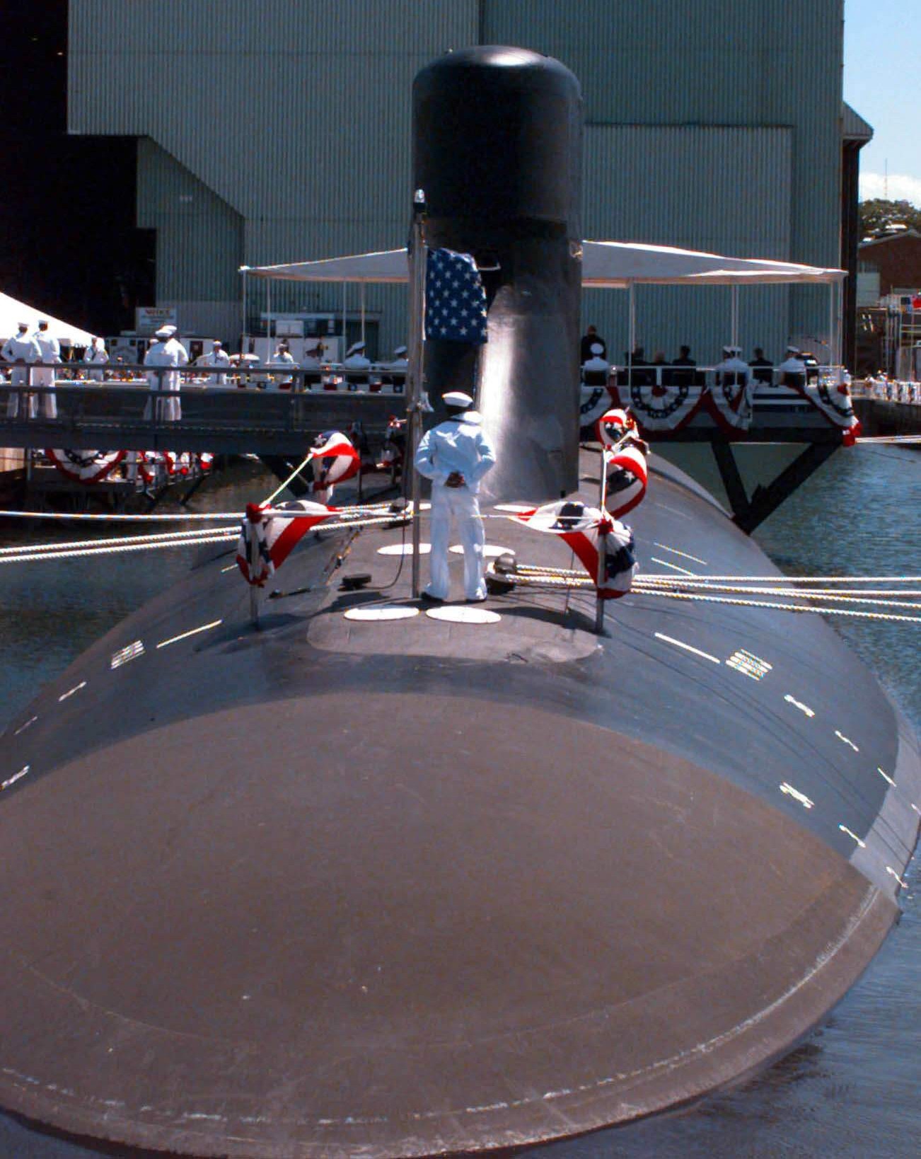 ssn-21 uss seawolf attack submarine us navy commissioning ceremony gdeb groton 38