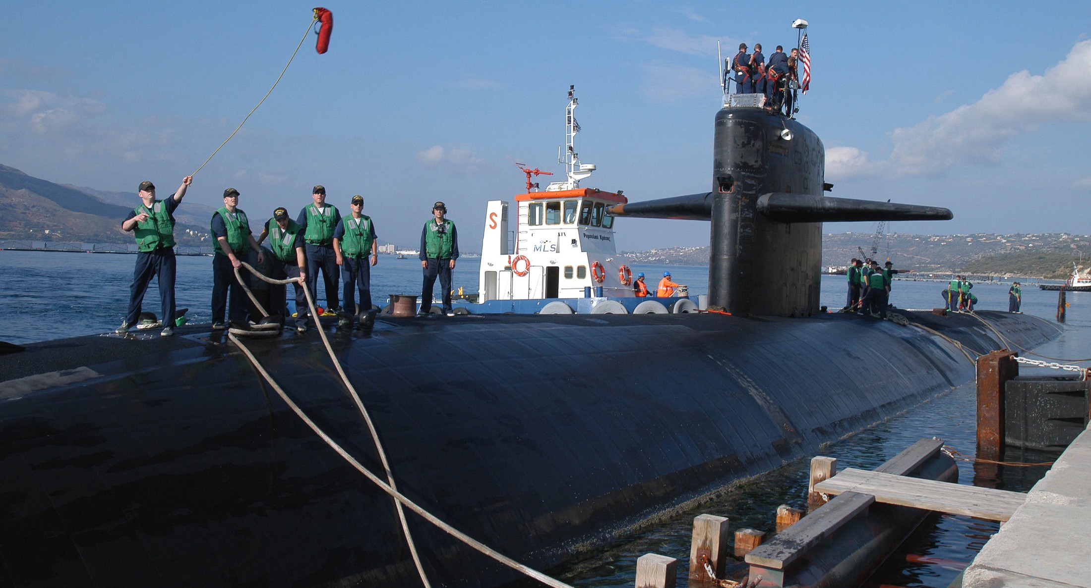 uss philadelphia ssn-690 los angeles class attack submarine us nsa souda bay crete greece 2005 14