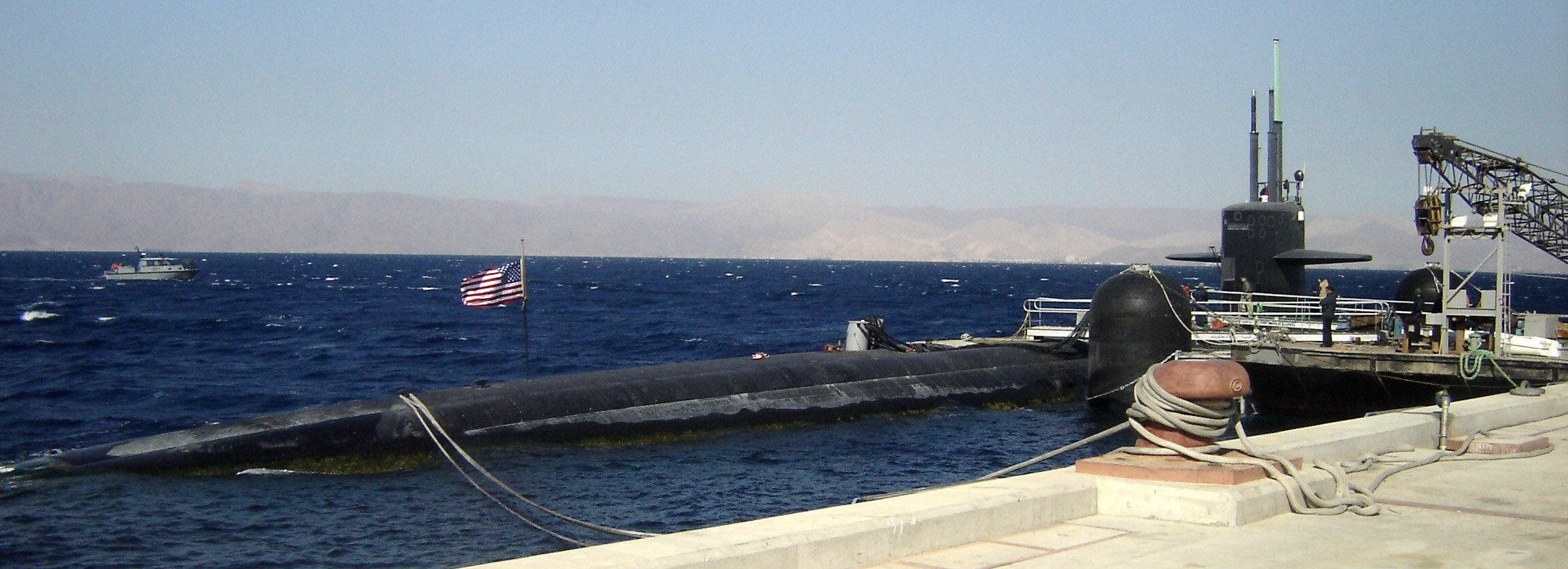 uss philadelphia ssn-690 los angeles class attack submarine us navy 2007 20
