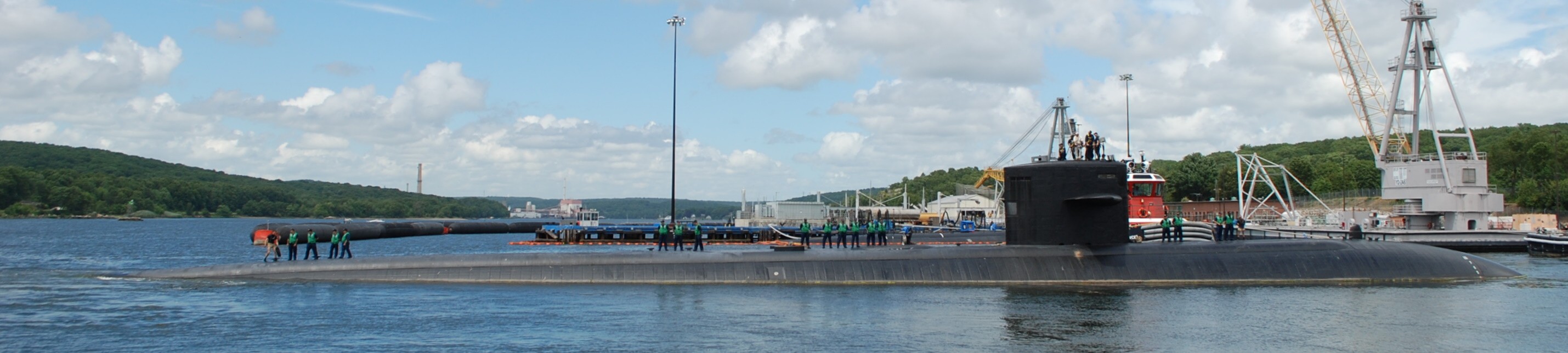 uss philadelphia ssn-690 los angeles class attack submarine us navy groton connecticut 2010 29