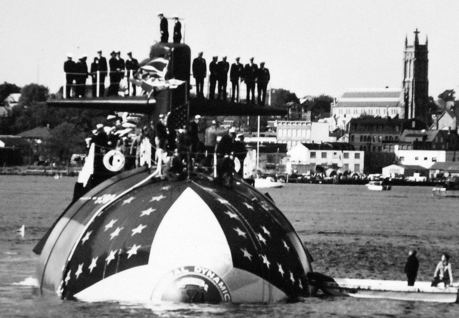uss philadelphia ssn-690 los angeles class attack submarine christening launching gdeb groton 1974