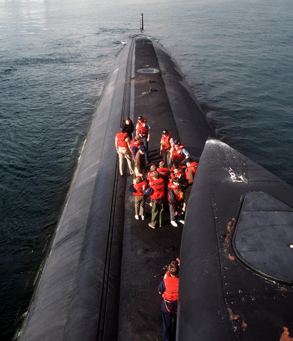 uss philadelphia ssn-690 los angeles class attack submarine us navy la maddalena italy 1991