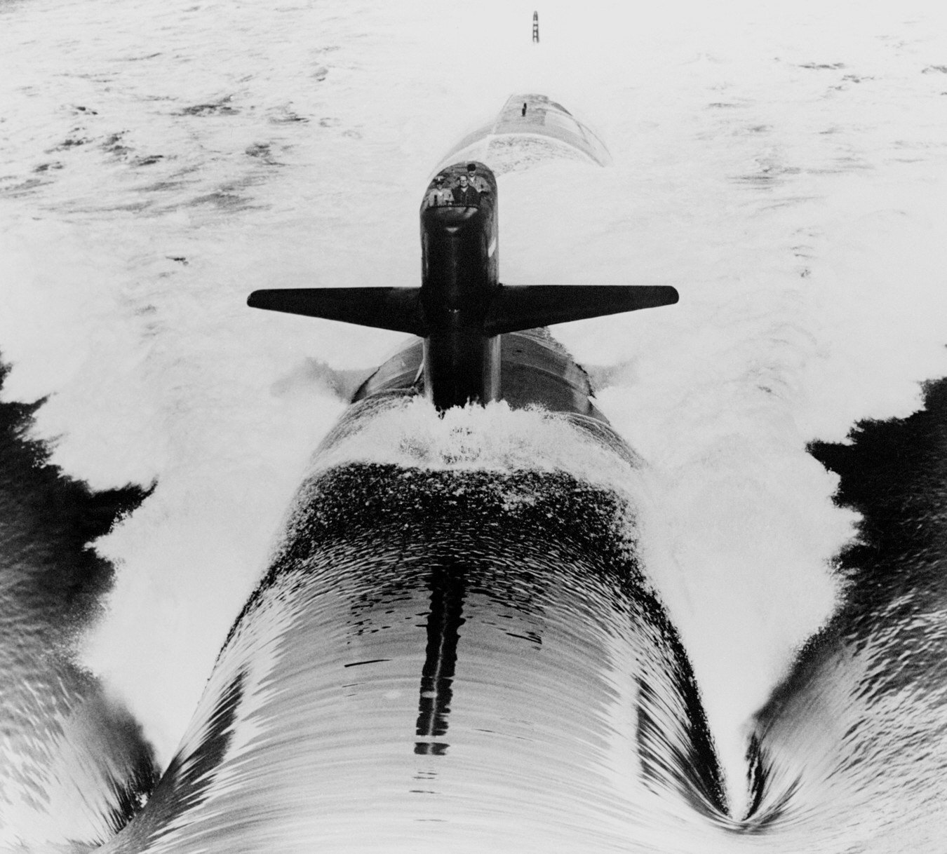 uss groton ssn-694 los angeles class attack submarine