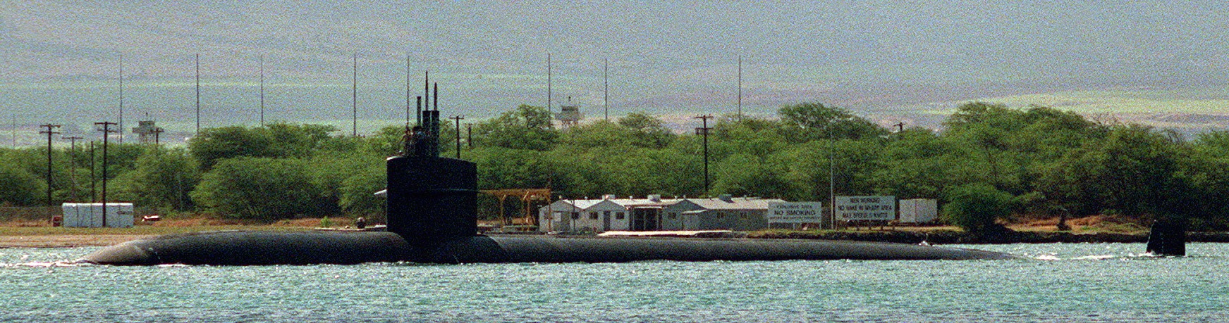 uss birmingham ssn-695 los angeles class attack submarine us navy departing pearl harbor hawaii 1991 07