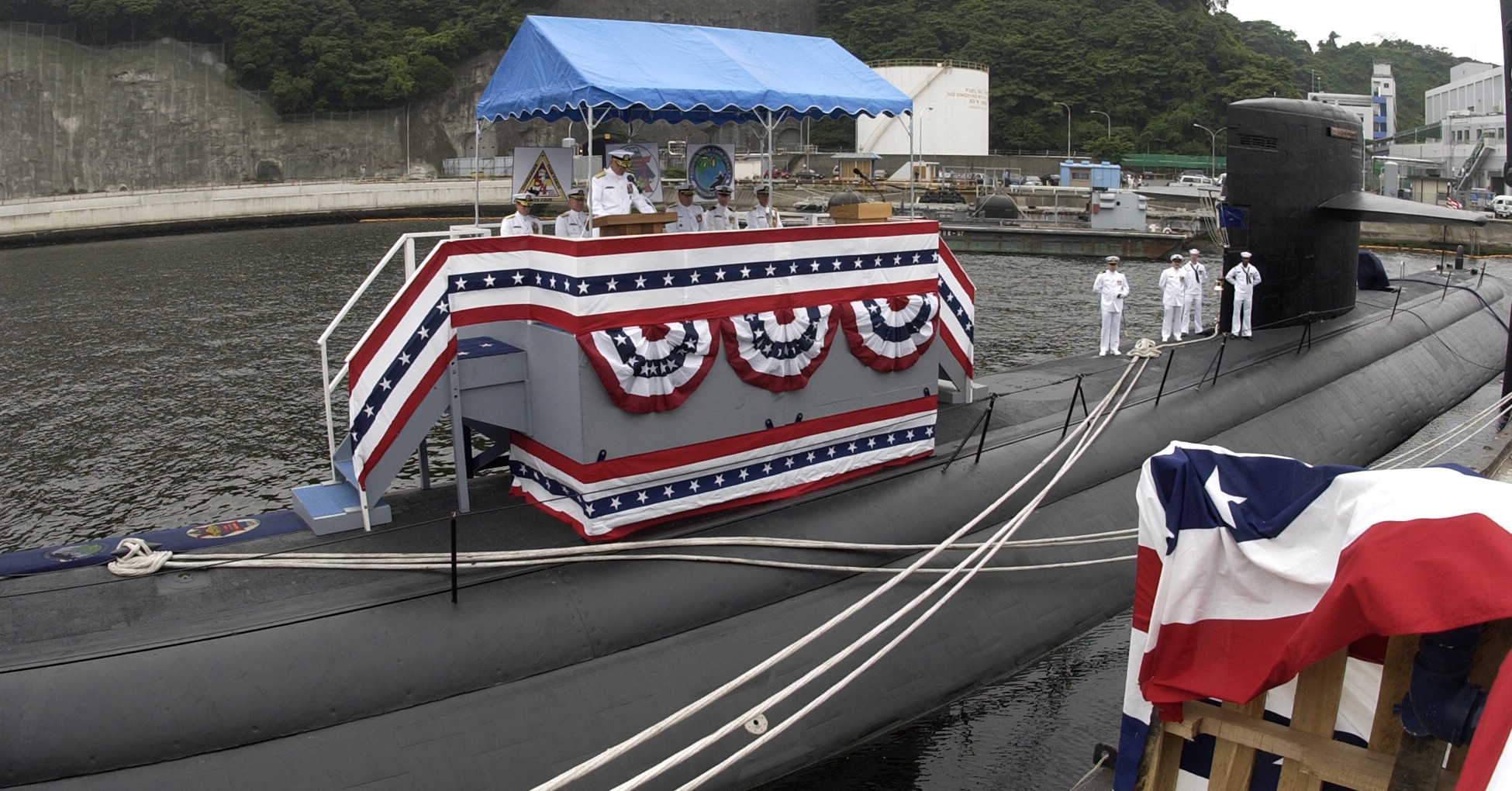 uss bremerton ssn-698 los angeles class attack submarine us fleact yokosuka japan 2003