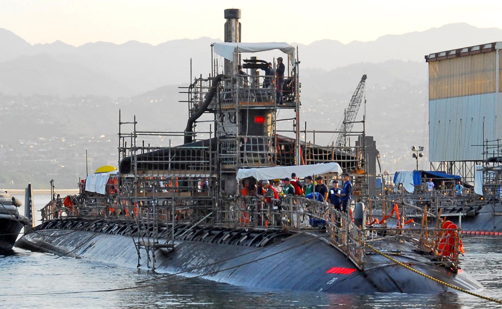 uss bremerton ssn-698 los angeles class attack submarine pearl harbor naval shipyard hawaii dry-dock 2009 11