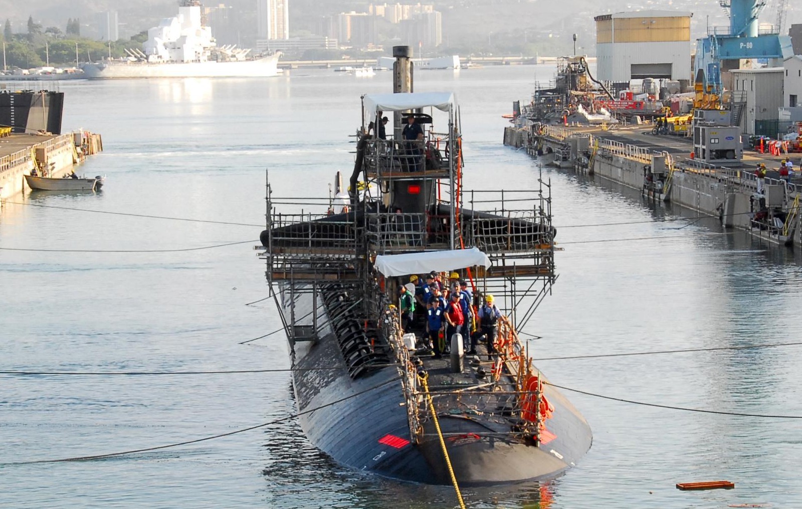 uss bremerton ssn-698 los angeles class attack submarine dry-dock pearl harbor naval shipyard hawaii 2009 12